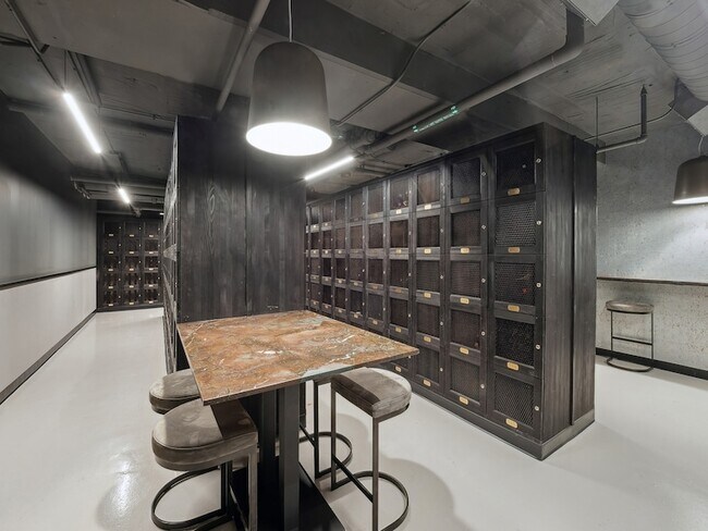Building Photo - 363 E Wacker Dr