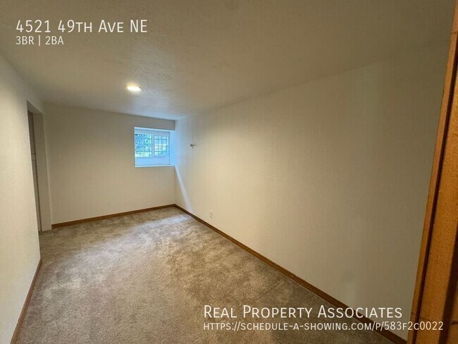 Building Photo - 4521 49th Ave NE