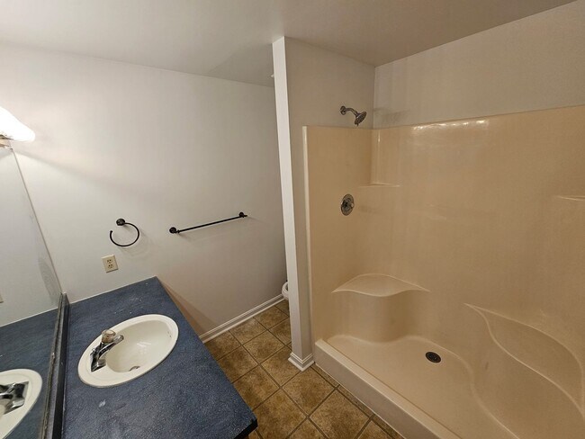 Building Photo - Hidden But Close to Everything!