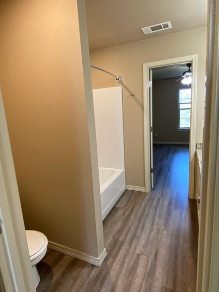 Building Photo - 1719 Houston St