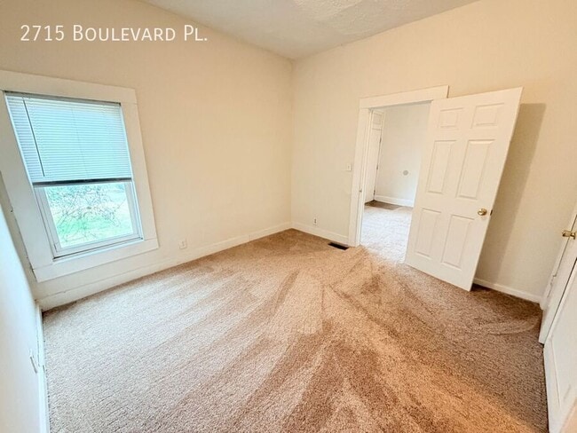 Building Photo - 2715 Boulevard Pl