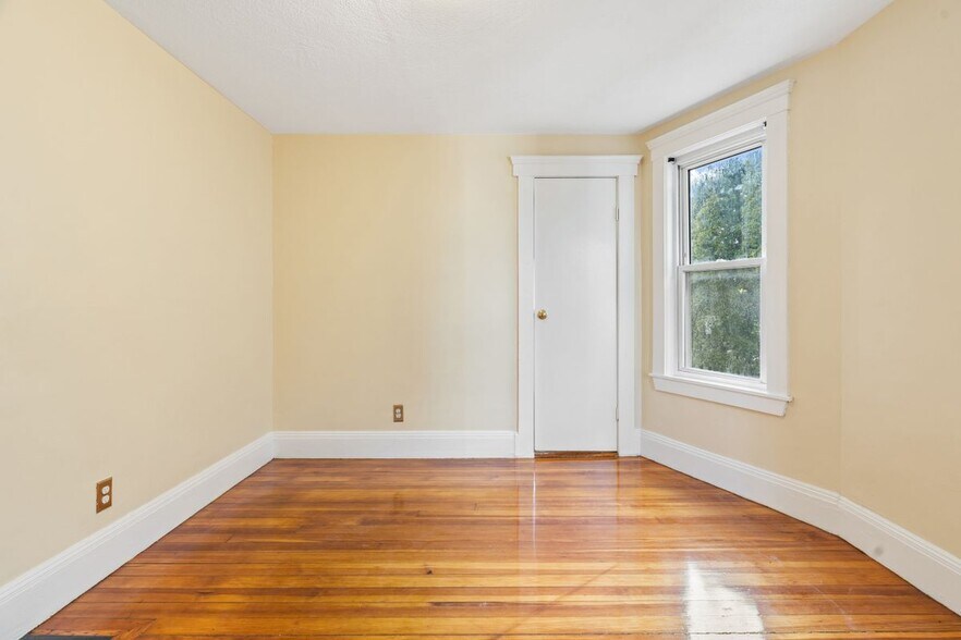 Building Photo - 60 Percival St