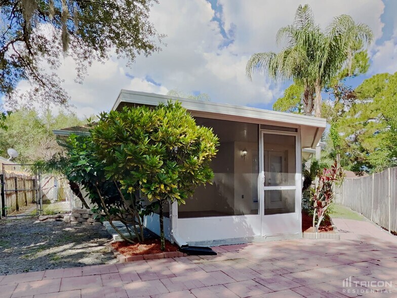 Building Photo - 607 Coral Way