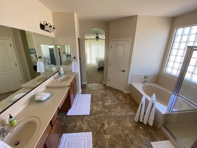 Building Photo - 14443 W Boca Raton Rd