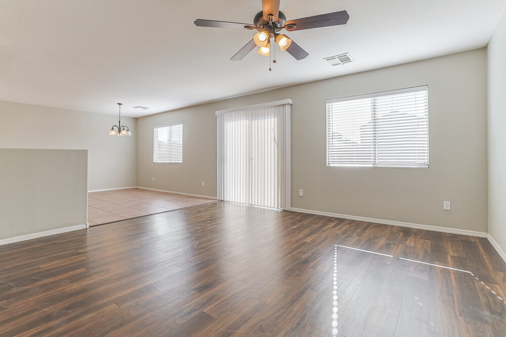 Building Photo - 1465 E Daniella Dr