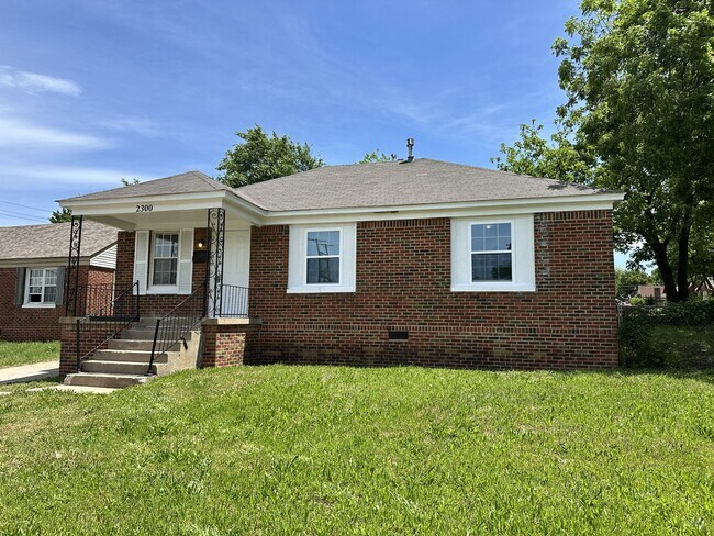 Primary Photo - 2300 Granada Blvd