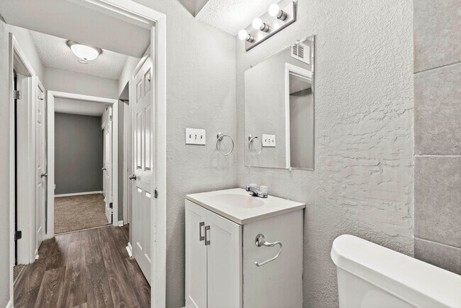 Building Photo - 3 Bedroom Availability