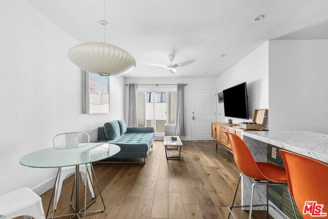 Building Photo - 1929 Tamarind Ave