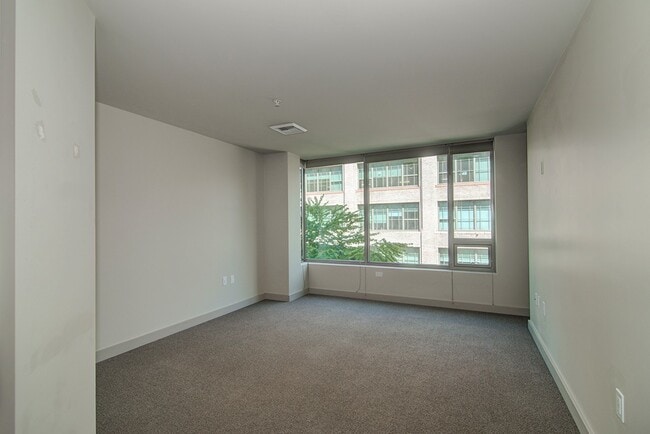 Building Photo - Great 2bd 2ba condo in Downtown/South Lake...