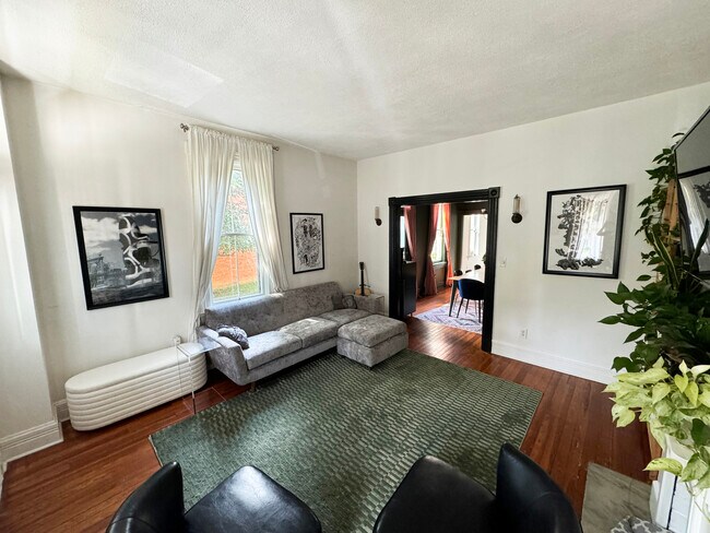 Building Photo - 1634 Otte Ave