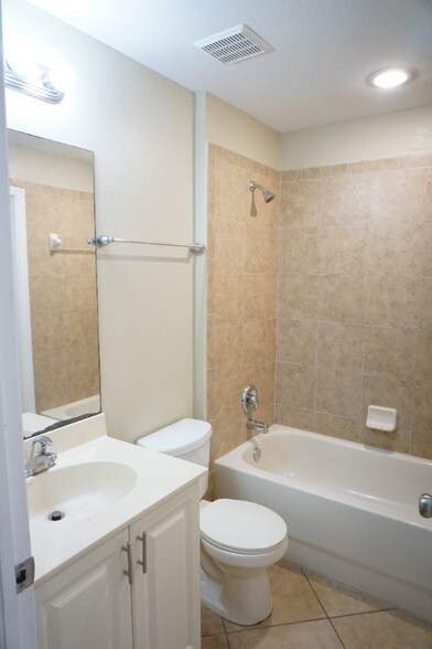 Building Photo - 1108 Lucaya Dr