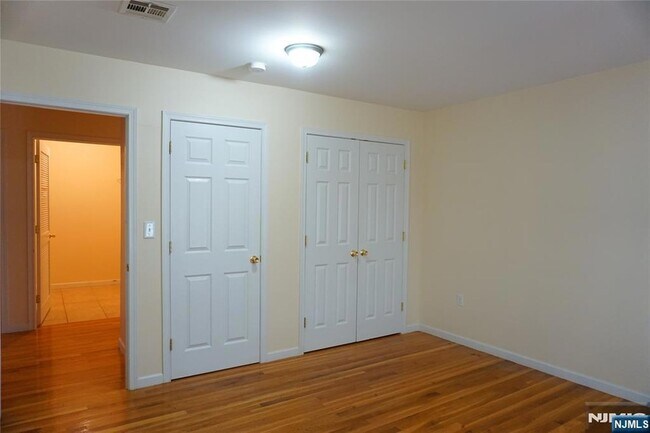 Building Photo - 492-494 Irvine Turner Boulevard Unit 3