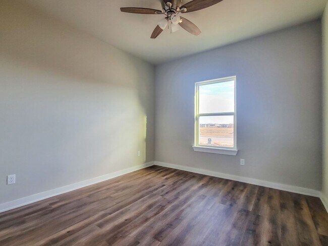 Building Photo - Beautiful 3 Bedroom 2 Bath Home!!