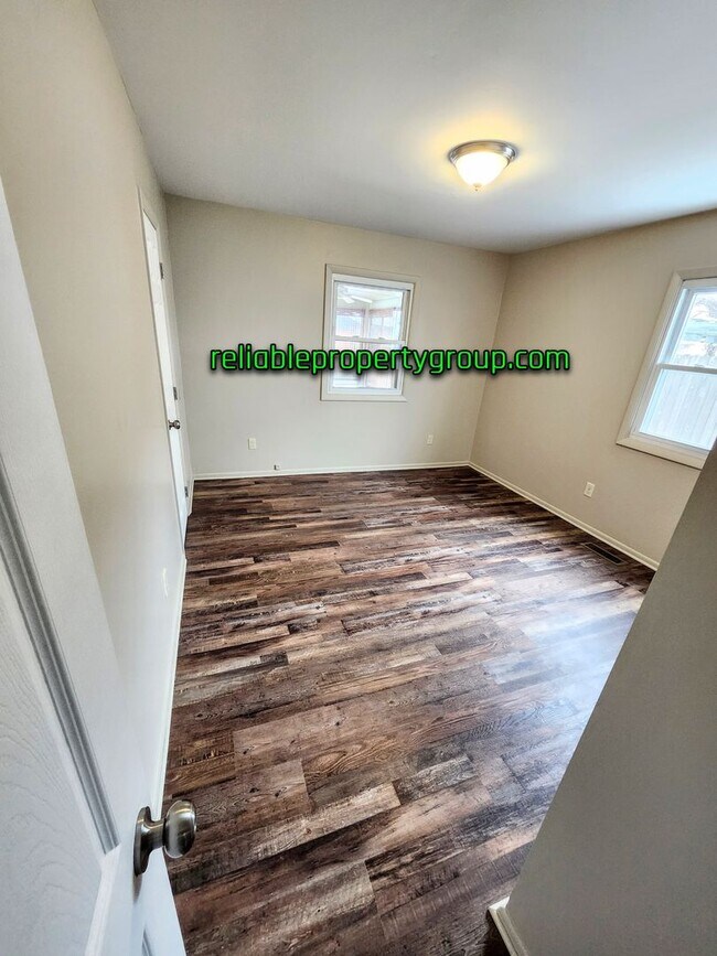 Building Photo - New Listing - Fort Wayne