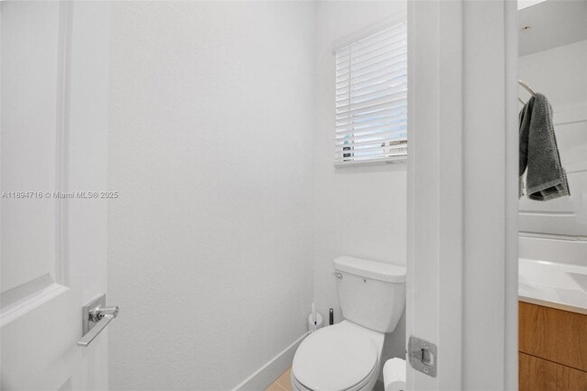 Building Photo - 156 SW 171st Ln