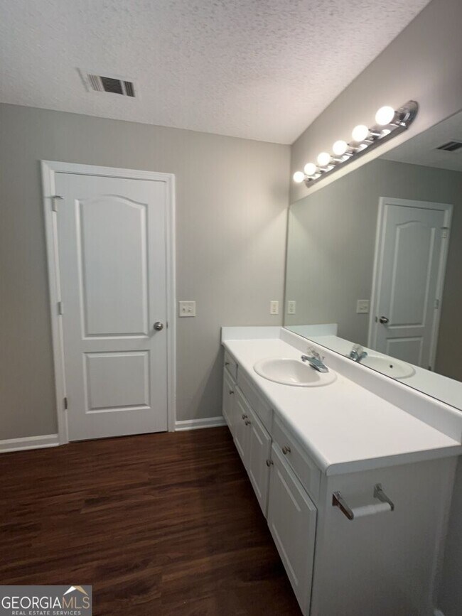 Building Photo - 1302 Manning Way