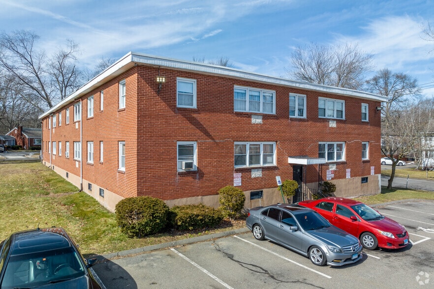 Orange Gardens 131 Dogburn Rd West Haven CT 06516 Apartment Finder