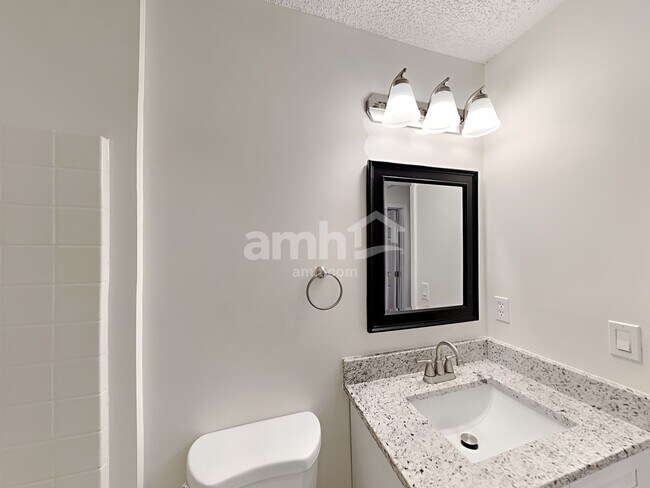 Building Photo - 745 Grand Parke Dr