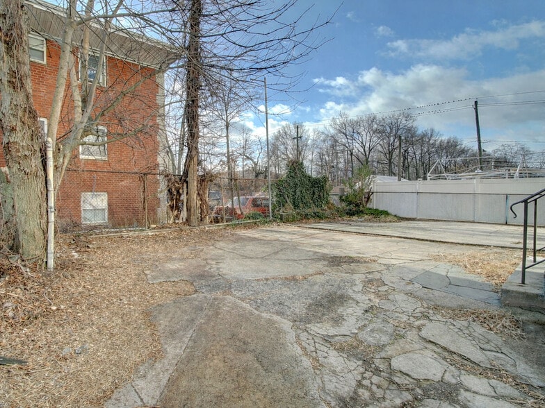 Back - 322 Westfield Ave