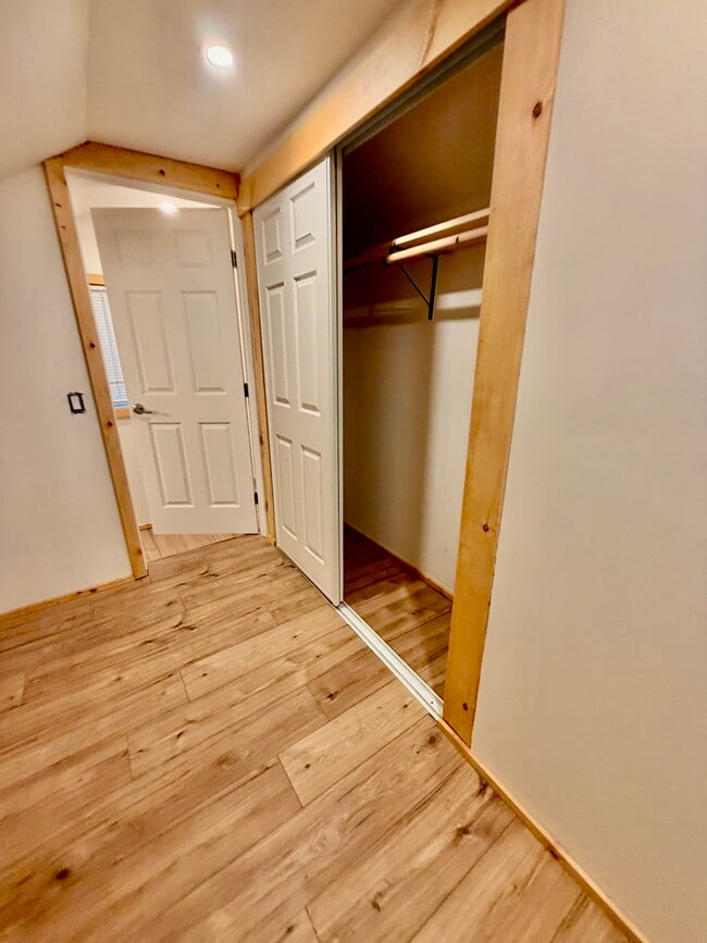 Building Photo - 25890 Wayne Rd