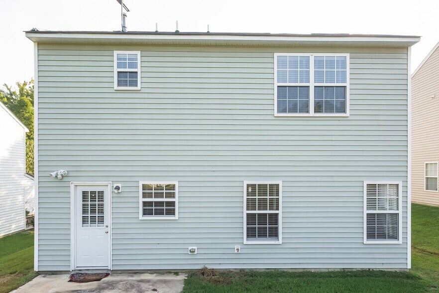 Building Photo - 4001 Laurel Glen Dr