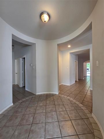 Building Photo - 6000 Mariposa Dr