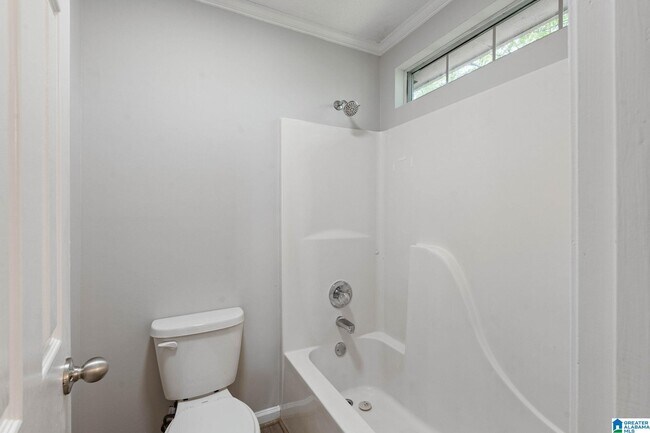 Building Photo - 205 Brookhollow Dr