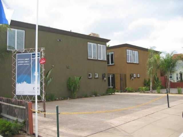 Building Photo - Beautiful upscale top floor 1 bedroom & 1 bath open concept condo - bright end unit with one rese...