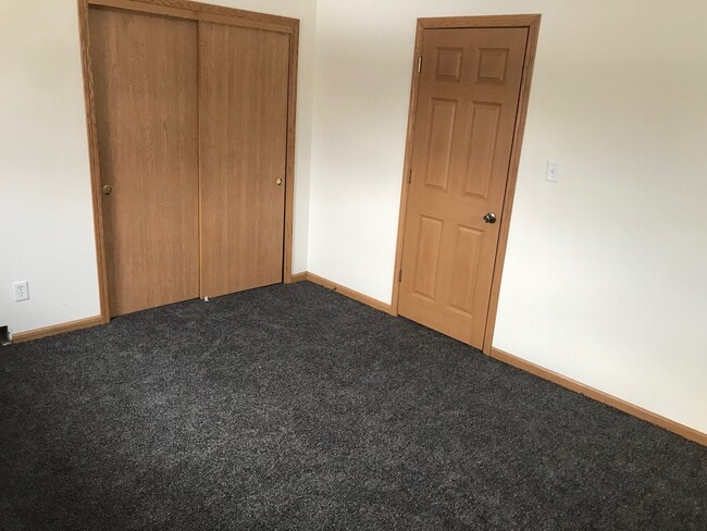 Building Photo - 10441 W Donna Dr