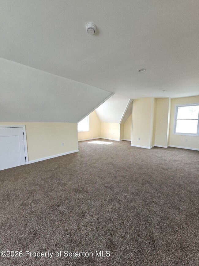 Building Photo - 1327 Oram St