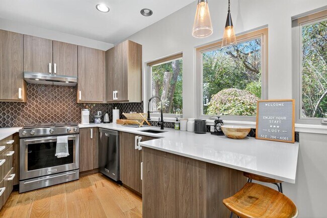 Building Photo - 2710 Wilson St