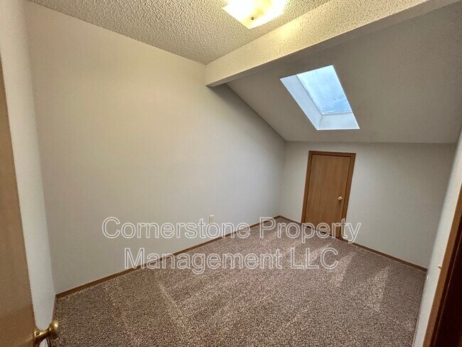 Building Photo - 1901 E 23rd St