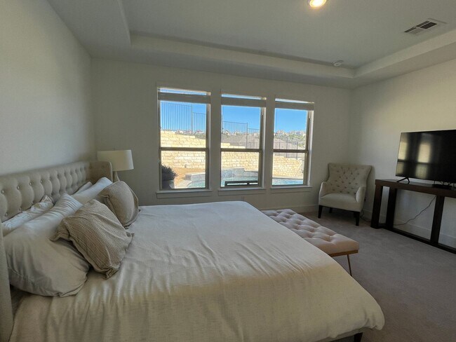Building Photo - Beautiful 4/3 WITH PRIVATE POOL in Travisso