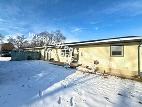 Building Photo - 802 Goshen Ave