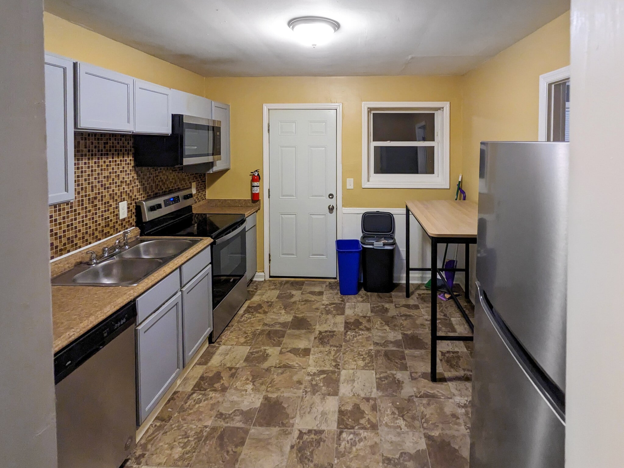 Building Photo - 972 Forrest Cir SE