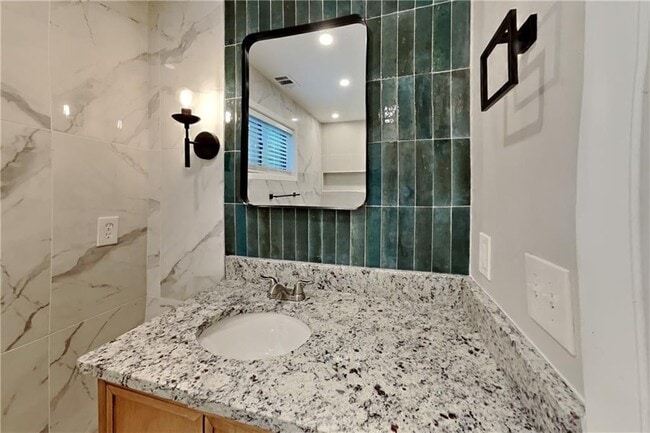 Building Photo - 2197 Oakrill Ct