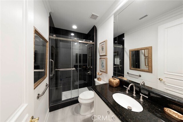 Building Photo - 7 Vista Luci