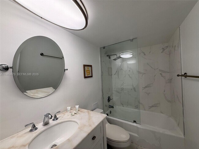 Building Photo - 5101 Collins Ave