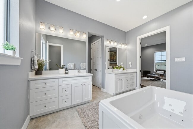 Building Photo - 4306 Center St