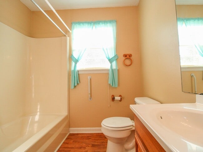 Building Photo - FREE MONTH RENT! Ardmore School District!