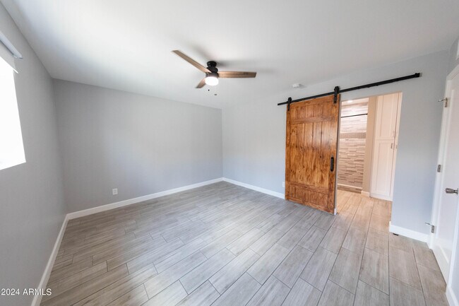 Building Photo - 2926 S Dromedary Dr