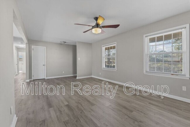 Building Photo - 329 S McPherson Church Rd