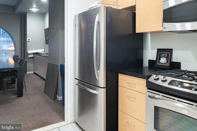 Building Photo - 1425 Locust St