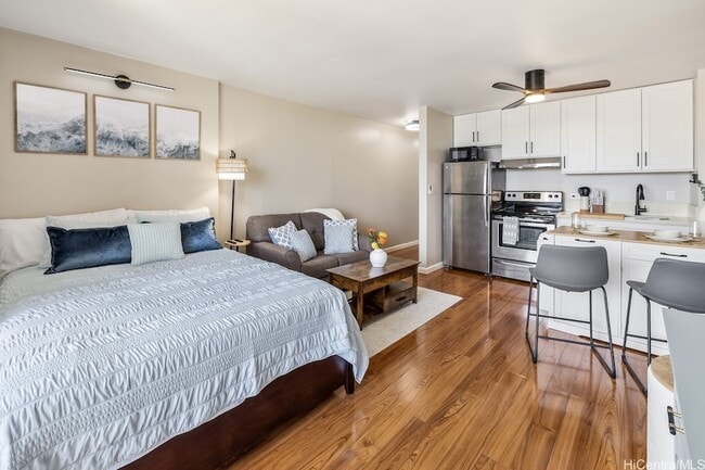 Building Photo - 2345 Ala Wai Blvd