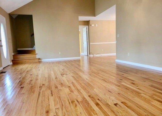 Building Photo - 866 Lee Dr
