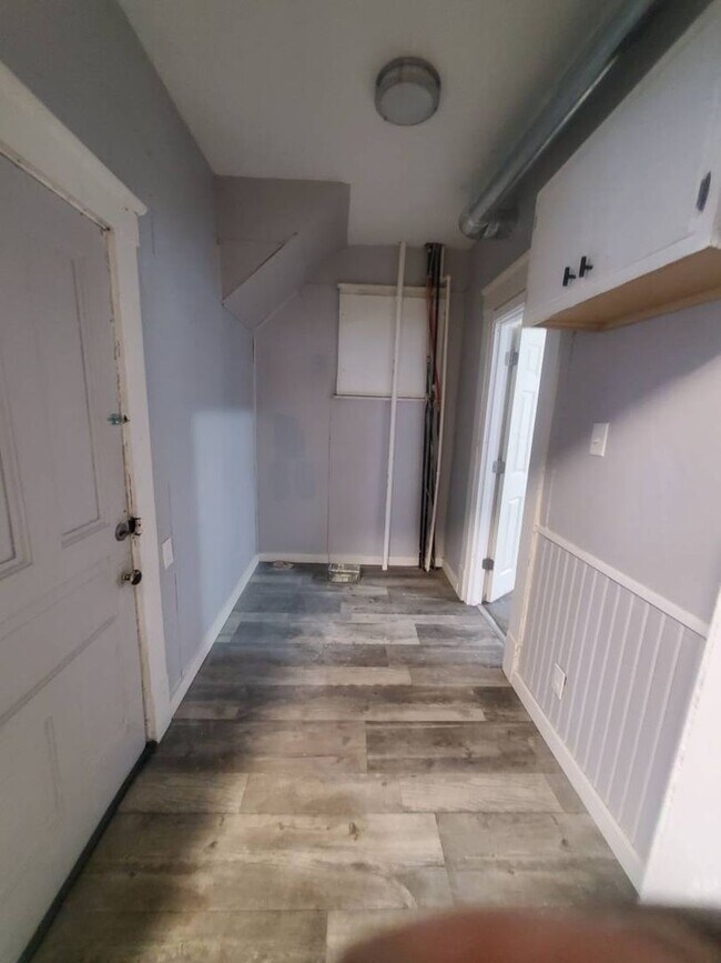 Building Photo - 8311 Decker Ave