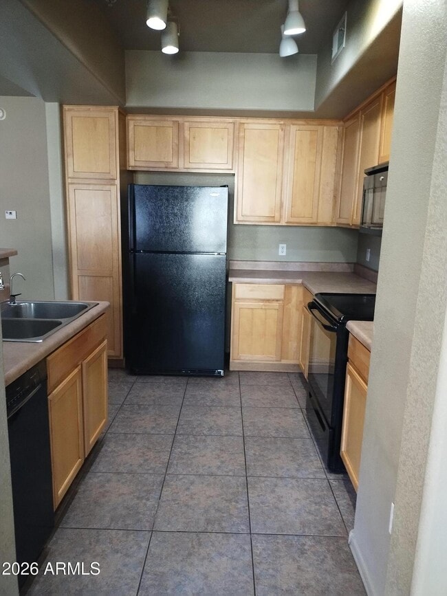 Building Photo - 16825 N 14th St