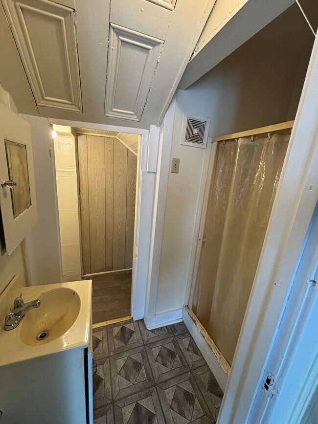 Building Photo - 227 Independence Ave