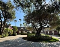 Building Photo - 2848 Los Alisos S