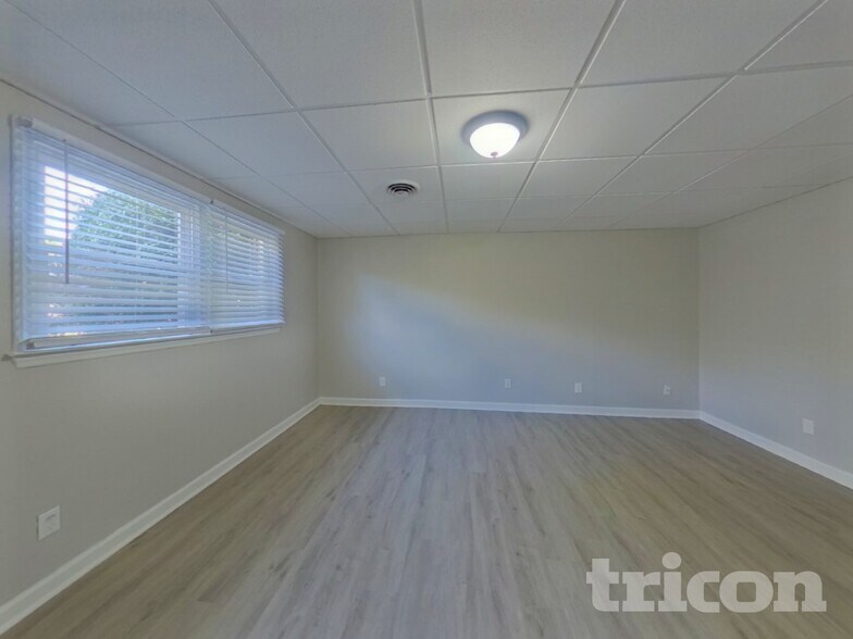 Building Photo - 105 Cook Ln